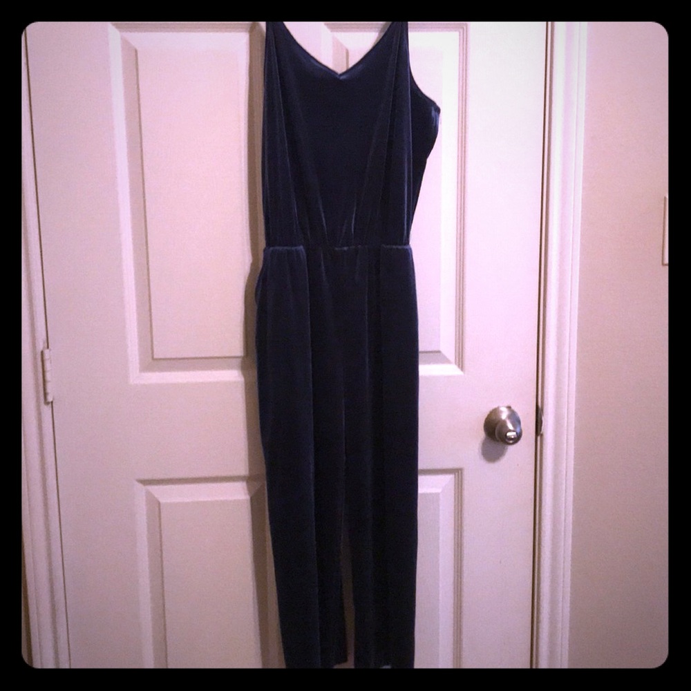 Sleeveless Velvet Jumpsuit